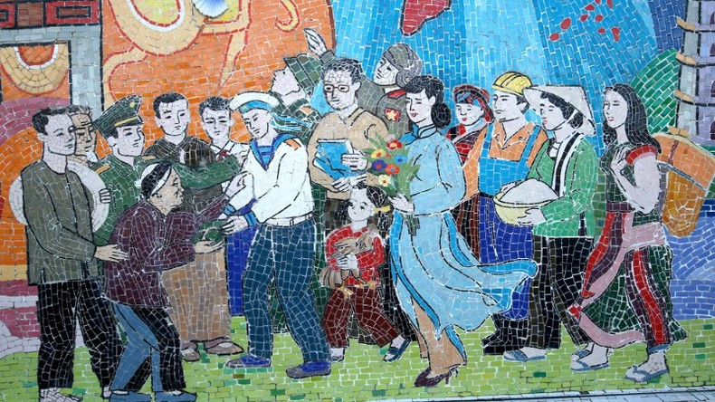 The ceramic murals highlight the military and civilian bond.