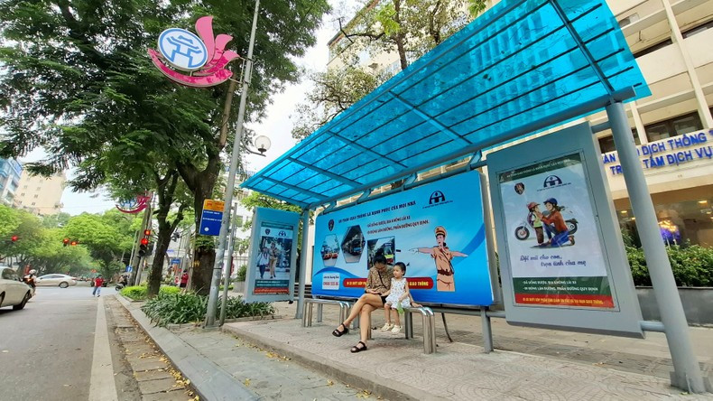 A bus shelter in Ha Noi.