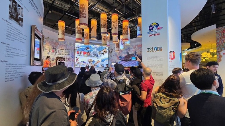 Visitors at the Viet Nam Pavillion. Visitors at the Viet Nam Pavillion.