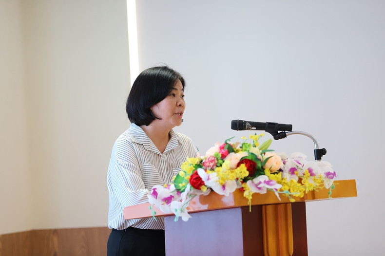 Dr. Tran Thi Hong speaks at the workshop. Dr. Tran Thi Hong speaks at the workshop.