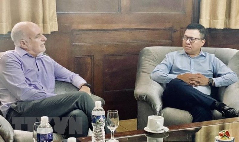 Nhan Dan’s Editor-in-chief Le Quoc Minh meets with Chairman of the Union of Cuban Journalists Ricardo Ronquillo Bello. (Photo: VNA) Nhan Dan’s Editor-in-chief Le Quoc Minh meets with Chairman of the Union of Cuban Journalists Ricardo Ronquillo Bello. (Photo: VNA)