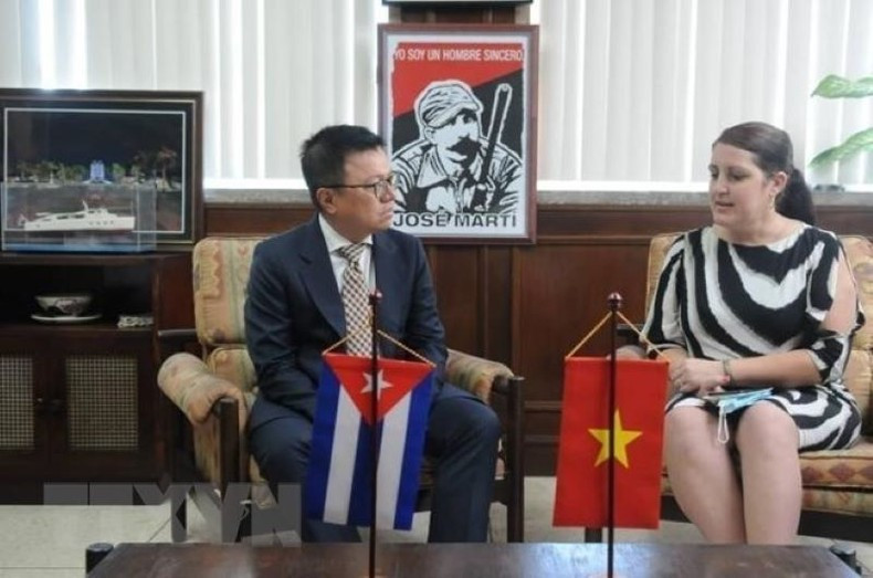 Nhan Dan’s Editor-in-chief Le Quoc Minh meets with Granma’s Editor-in-chief Yailin Orta Rivera. (Photo: VNA) Nhan Dan’s Editor-in-chief Le Quoc Minh meets with Granma’s Editor-in-chief Yailin Orta Rivera. (Photo: VNA)