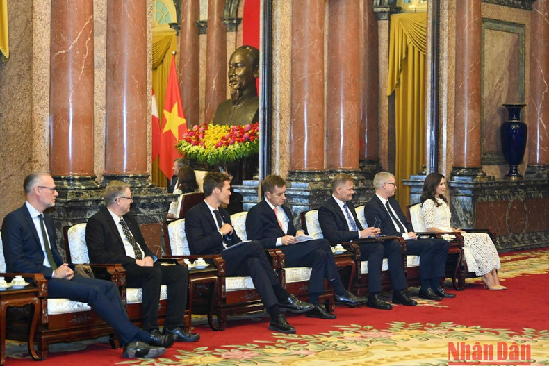 Crown Princess Mary and the Danish delegation at the reception. Crown Princess Mary and the Danish delegation at the reception.