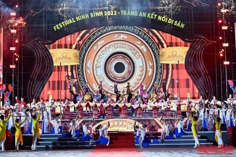 A performance at the opening ceremony of the Ninh Binh-Trang An Heritage Festival. A performance at the opening ceremony of the Ninh Binh-Trang An Heritage Festival.