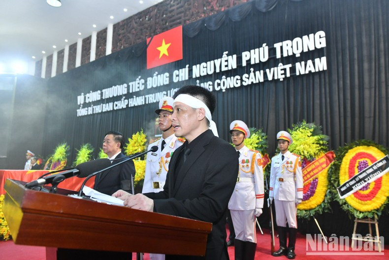 Nguyen Trong Truong, son of General Secretary Nguyen Phu Trong, says his thank-yous. Nguyen Trong Truong, son of General Secretary Nguyen Phu Trong, says his thank-yous.