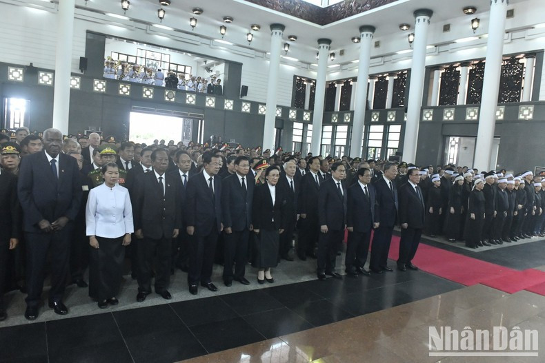 Delegates at the memorial service. Delegates at the memorial service.