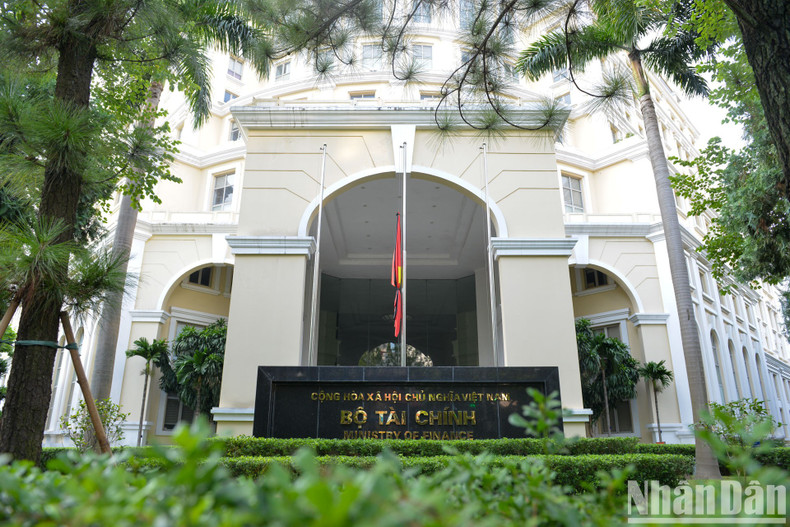 The half-mast flag at the Ministry of Finance.