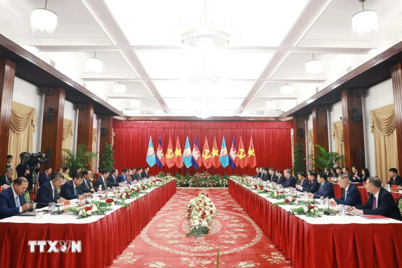 At the high-level meeting between the Political Bureau of the Communist Party of Vietnam (CPV), and the Standing Committee of the Cambodian People's Party (CPP). (Photo: VNA) At the high-level meeting between the Political Bureau of the Communist Party of Vietnam (CPV), and the Standing Committee of the Cambodian People's Party (CPP). (Photo: VNA)