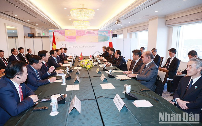 Prime Minister Pham Minh Chinh and his Japanese counterpart Fumio Kishida hold talks on May 21. (Photo:VNA) Prime Minister Pham Minh Chinh and his Japanese counterpart Fumio Kishida hold talks on May 21. (Photo:VNA)