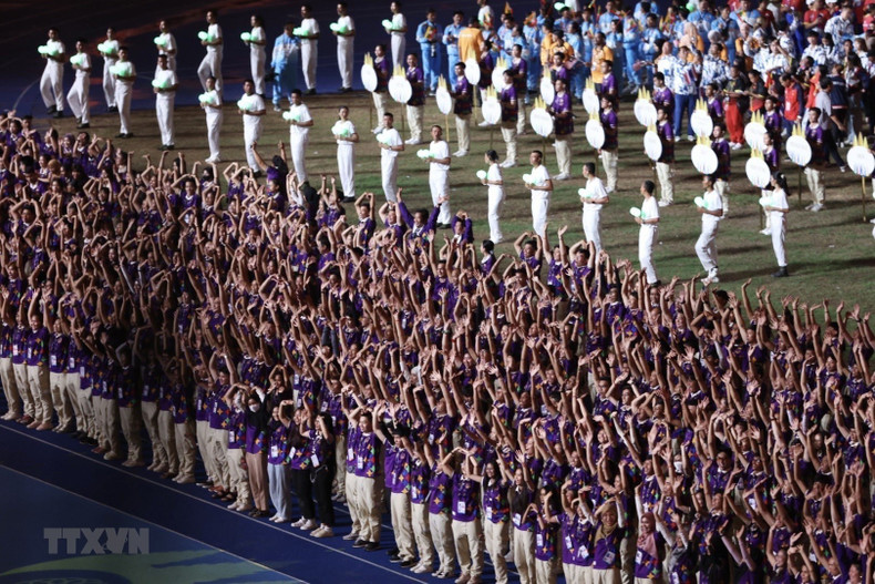 The procession of volunteers. The procession of volunteers.
