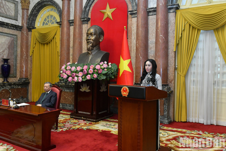 An outstanding entrepreneur speaks at the event. An outstanding entrepreneur speaks at the event.