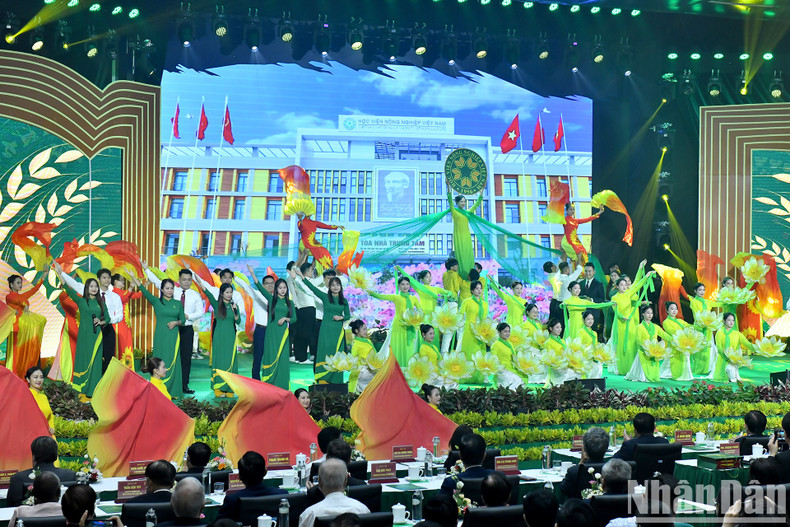 A performance at the opening ceremony for a new academic year at the VNUA.