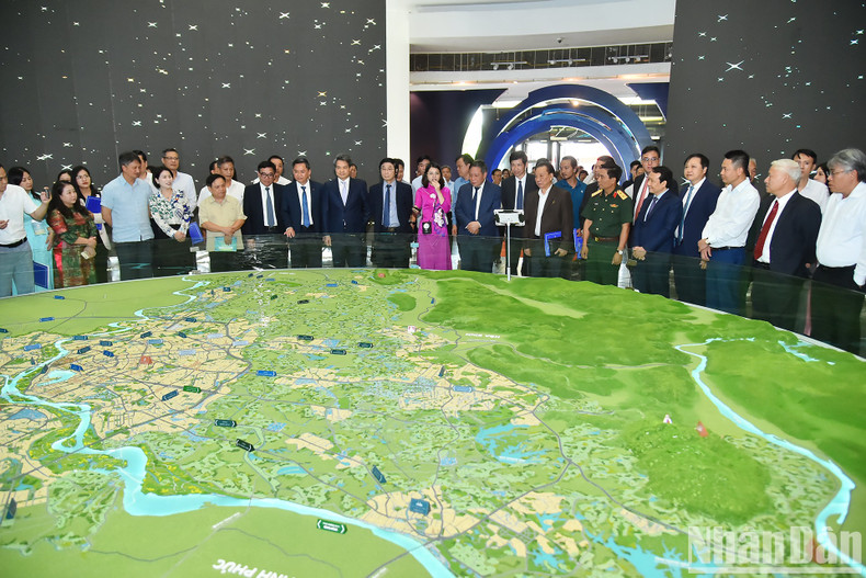 A guide introduces Hanoi’s master plan until 2045, with a vision for 2065. A guide introduces Hanoi’s master plan until 2045, with a vision for 2065.