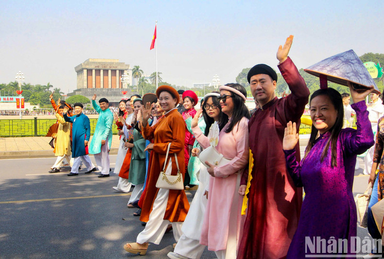 The carnival also sees the participation of men in their own version of ao dai. The carnival also sees the participation of men in their own version of ao dai.