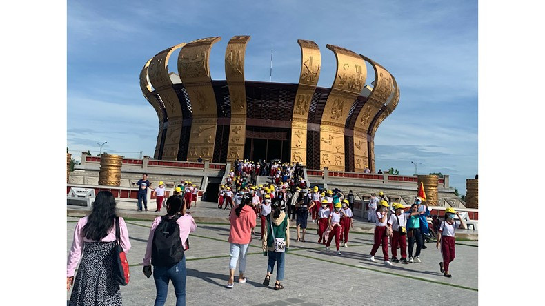 Hung Kings Temple in Binh Thuy District is a popular tourist destination. Hung Kings Temple in Binh Thuy District is a popular tourist destination.