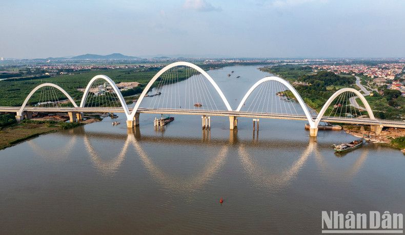A panoramic view of the Kinh Duong Vuong Bridge.