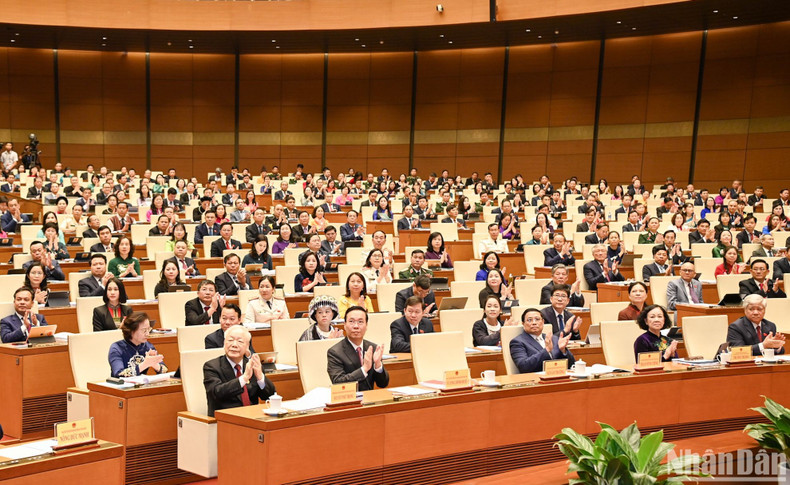 General Secretary Nguyen Phu Trong, President Vo Van Thuong, Prime Minister Pham Minh Chinh, other Party and State leaders and National Assembly deputies at the opening session on October 23.