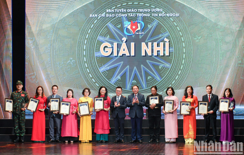 Second-prize winners. Second-prize winners.