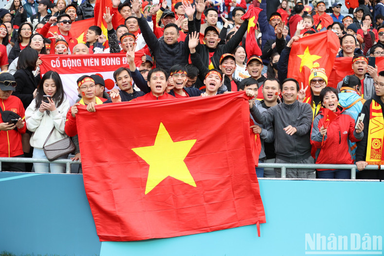 Vietnamese spectators at Eden Park. Vietnamese spectators at Eden Park.