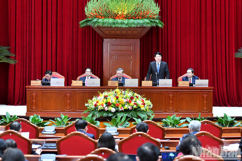 President Luong Cuong presides over the opening session.