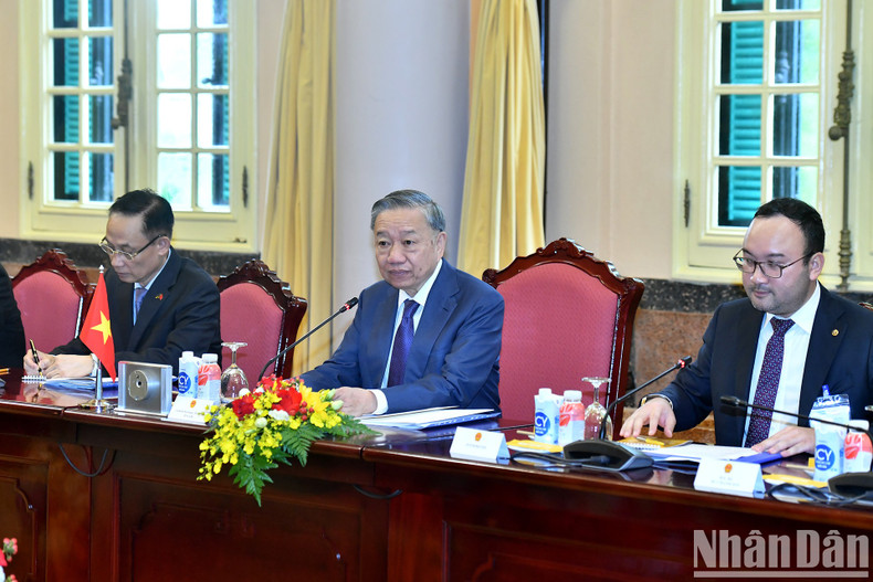 General Secretary and President To Lam speaks at the talks.