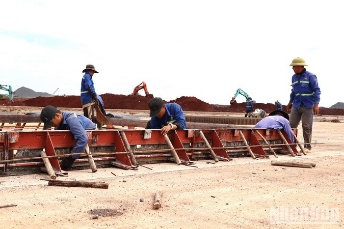 The construction of the first runway is being accelerated. The construction of the first runway is being accelerated.