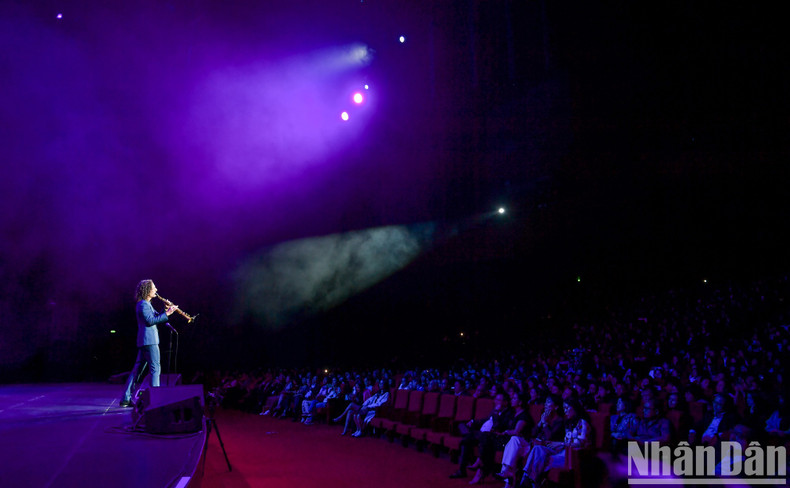 Kenny G returns to Vietnam for the first time in eight years for a performance night at the National Convention Centre in Hanoi on November 14.