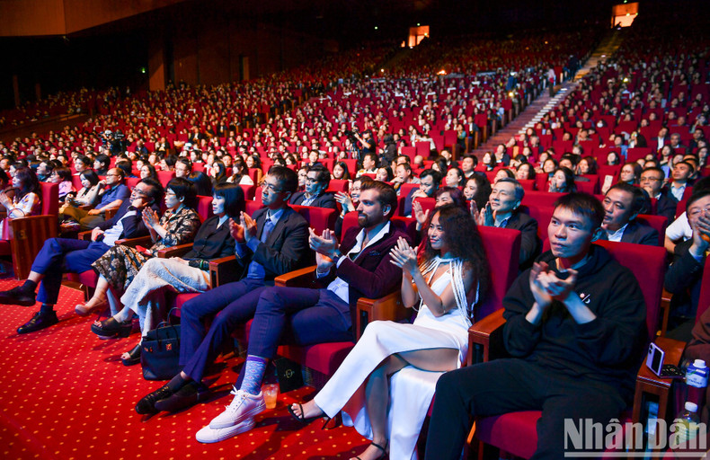 The show attracts a large audience in Hanoi, including foreigners in Vietnam.
