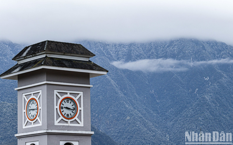 A surreal scene on Fansipan on the morning of January 27. A surreal scene on Fansipan on the morning of January 27.