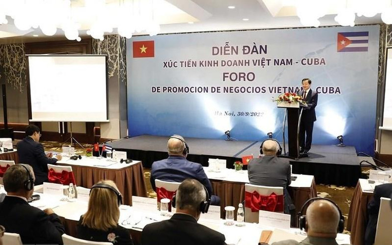 Vietnamese Deputy PM Le Minh Khai speaks at the forum. (Photo: VNA) Vietnamese Deputy PM Le Minh Khai speaks at the forum. (Photo: VNA)