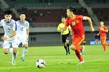 Captain Van Quyet (number 10) shines with a double