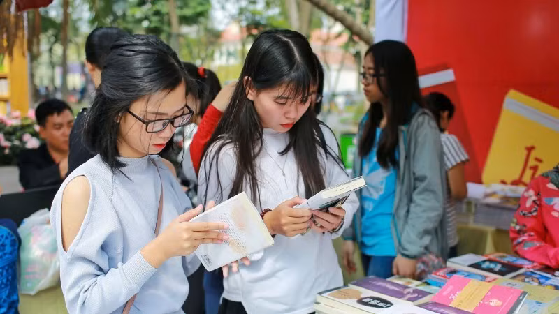 Young readers at a book festival. (Photo: The Dai)