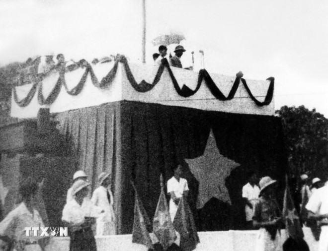 On the morning of September 2, 1945, at the historic Ba Dinh Square, President Ho Chi Minh read the Declaration of Independence, proclaiming the founding of the Democratic Republic of Viet Nam. (Photo: VNA)
