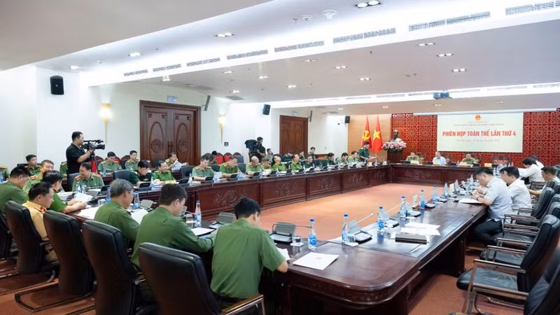 A meeting of the National Assembly’s Committee for National Defence, Security and External Relations in October 2025. (Photo: quochoi.vn)
