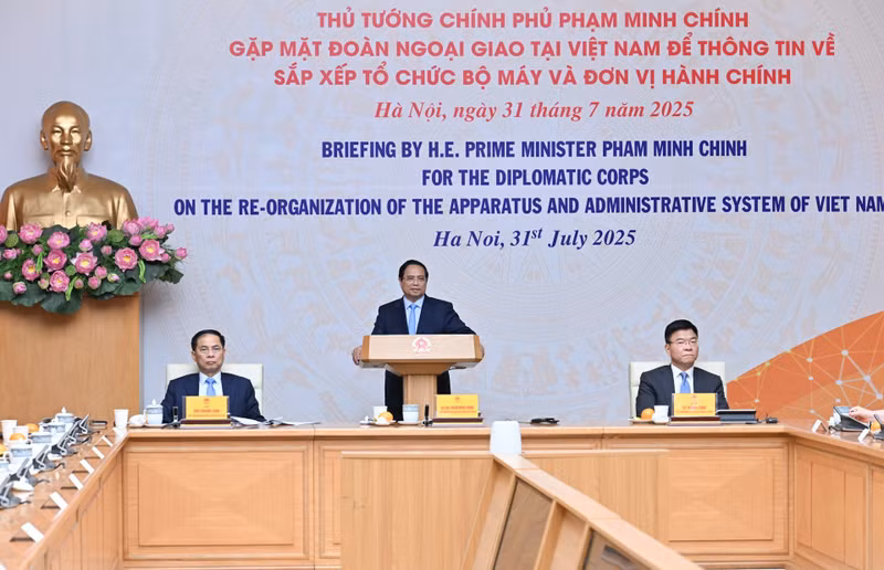 Prime Minister Pham Minh Chinh speaks at the meeting with representatives of the diplomatic corps in Viet Nam on July 31, 2025 in Ha Noi. (Photo: Tran Hai) 