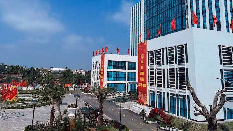 A public building in Hai Phong. (Photo: Duy Linh)