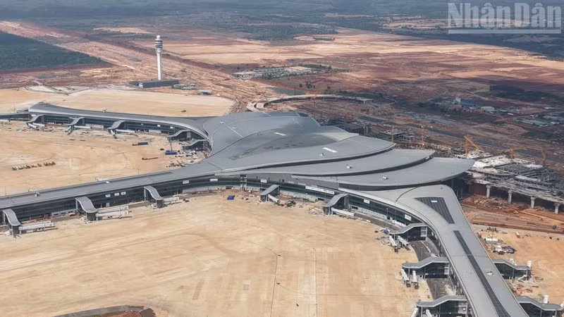 Phase 1 of Long Thanh Airport is scheduled for completion by the end of 2026.