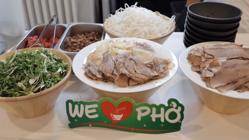 After covering more than 4,000 km across Europe, the Pho Cultural Roadshow Europe 2026 makes its final stop at Viet Pho Restaurant in Berlin. (Photo: VNA) 