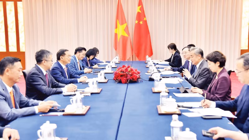 Vietnamese and Chinese officials hold talks in Yunnan, China. (Photo: Vietnamese Embassy in China)