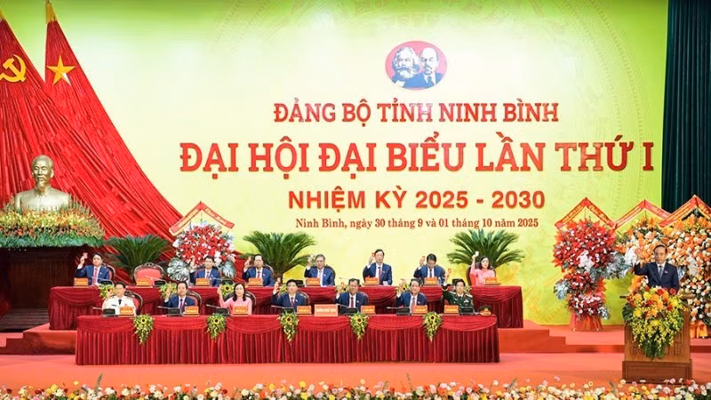 The Presidium of the first Party Congress of Ninh Binh province, for the 2025-2030 tenure.