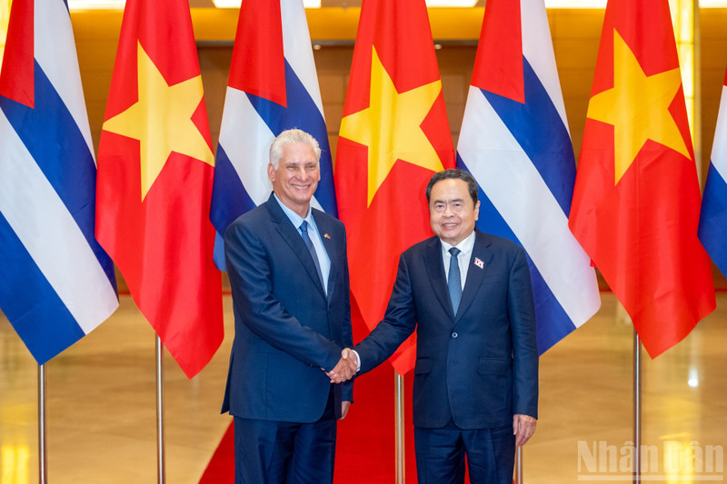 Chairman of the National Assembly Tran Thanh Man welcomes Miguel Díaz-Canel Bermúdez, First Secretary of the Communist Party of Cuba Central Committee and President of Cuba, September 2, 2025. (Photo: NDO)