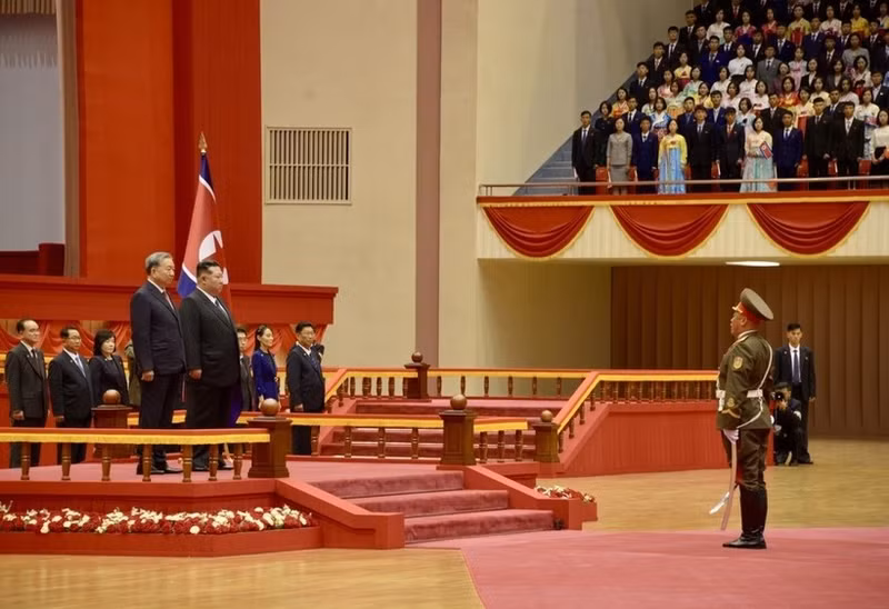 A solemn welcome ceremony for Party General Secretary To Lam is held in Pyongyang on October 9 morning. (Photo: VOV)