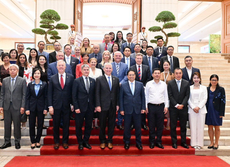 PM Pham Minh Chinh and the USABC delegation. (Photo: Tran Hai) 