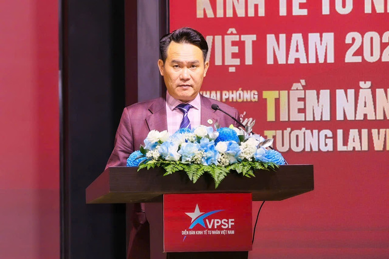 Dang Hong Anh, Chairman of the VYEA speaks at the event.