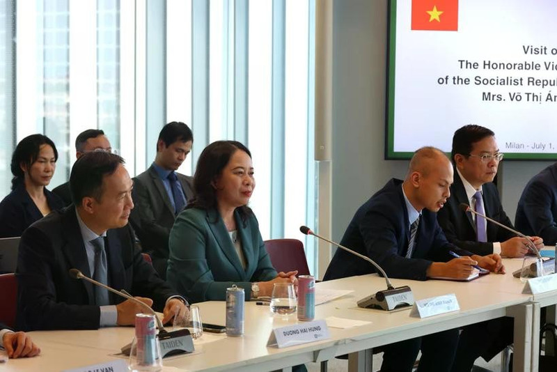 State Vice President Vo Thi Anh Xuan at the meeting with President of the Lombardy Regional Government Attilio Fontana on July 1. (Photo: VNA) 
