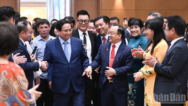 Prime Minister Pham Minh Chinh meets with business representatives on the occasion of Vietnamese Entrepreneurs Day. (Photo: Tran Hai)
