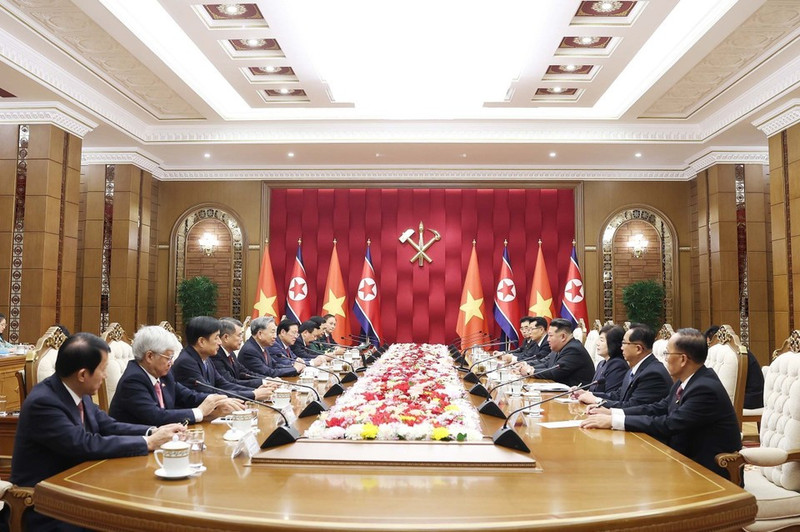Party General Secretary To Lam holds talks with General Secretary of the Workers' Party of Korea (WPK) and President of the State Affairs of the Democratic People's Republic of Korea (DPRK) Kim Jong Un. (Photo: VNA) 