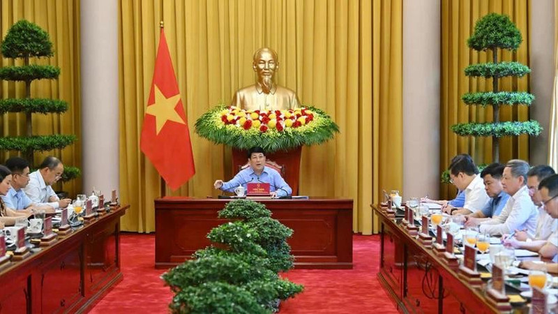 President Luong Cuong speaks at the working session.