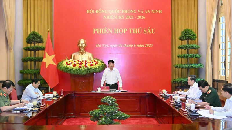 State President Luong Cuong, Chairman of the Council of National Defence and Security, chairs the council’s 6th meeting (Photo: Thuy Nguyen)