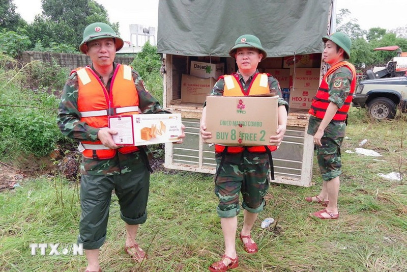 Nearly 1.39 trillion USD pledged for flood relief through the central relief committee. (Photo: VNA)